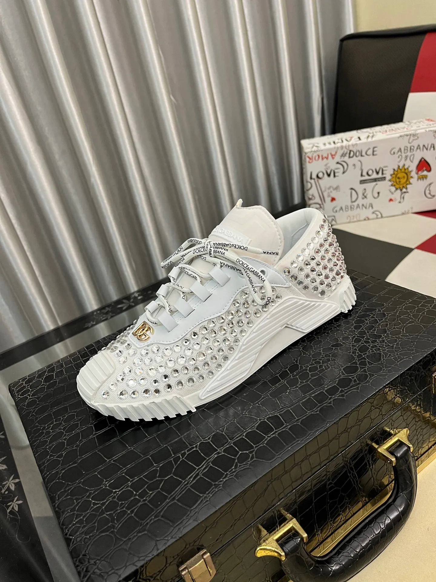Men's men's shoes 💰: 500⌚️⌚️【DG～】couple casual shoes 2025z cabinet sales simultaneously 🔶Size: 36-44 #️⃣ 🔷2 colors🔜The upper is made of multi-material splicing➕Mesh lining, comfortable and breathable, sole: original comfortable and wear-resistant outsole, ⚠️real thing📱photographed🎬real thing is better📢📢📢